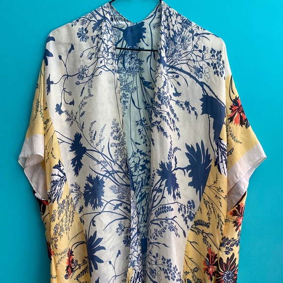 Flower Kimono - Picture 2 of 5